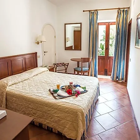 Hotel Meligunis 4*