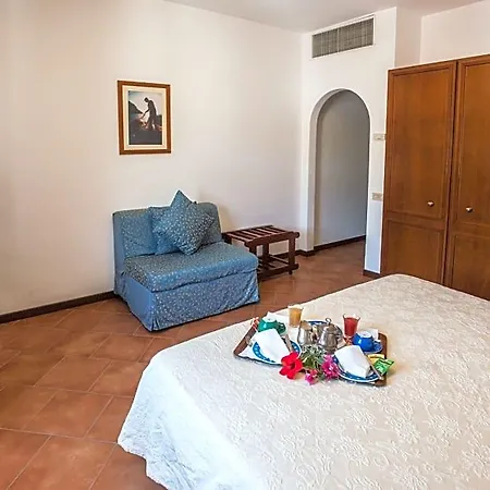 Meligunis Hotel