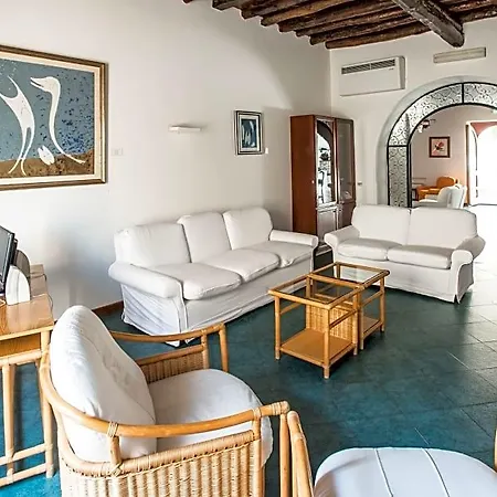 Hotel Meligunis