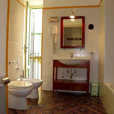 Meligunis Hotel 4*