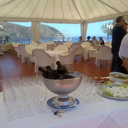 מלון Meligunis 4*