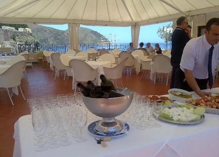 Отель Meligunis 4*